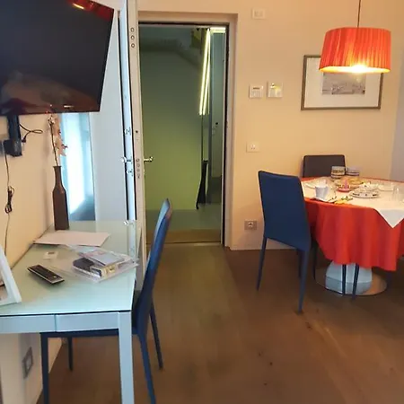 Kiss & Fly Apartment *
